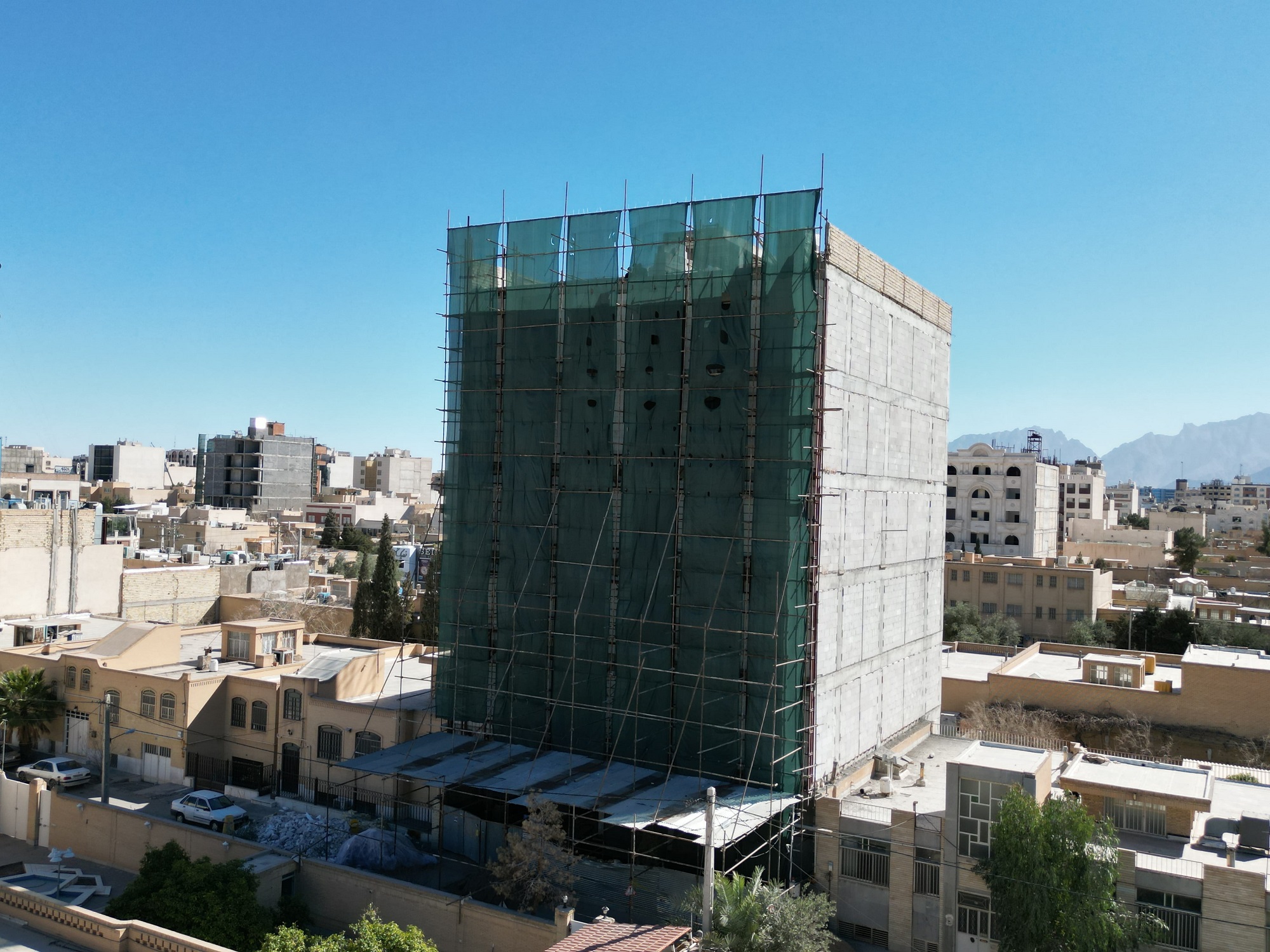 شروع اجرای نمای شمالی ساختمان مسکونی پروژه مشارکت در ساخت ملاصدرا- شرکت عمران آلتون