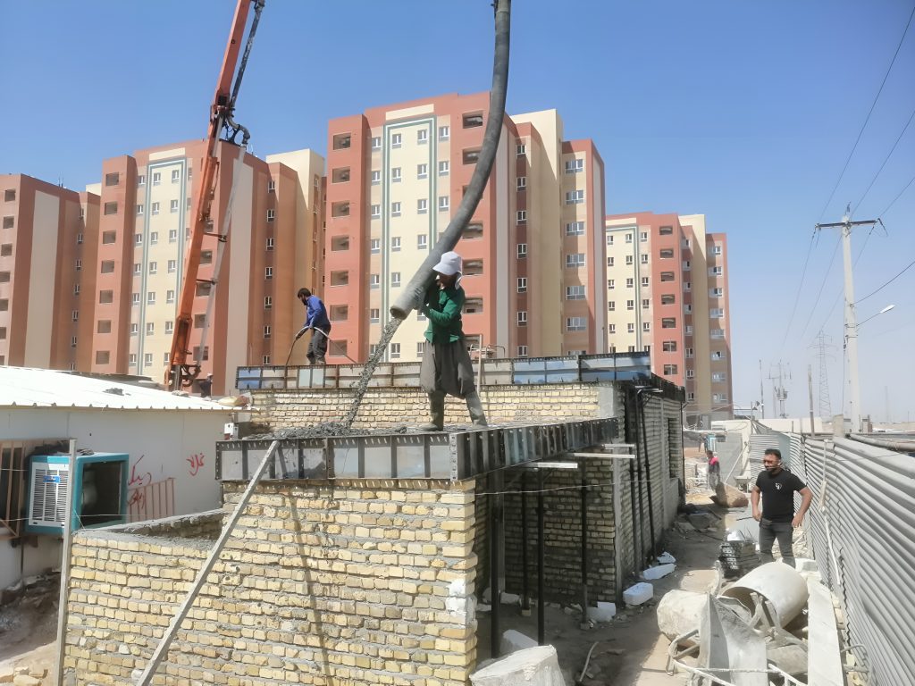بتن ریزی سقف اتاق های نگهبانی، دیزل و زباله