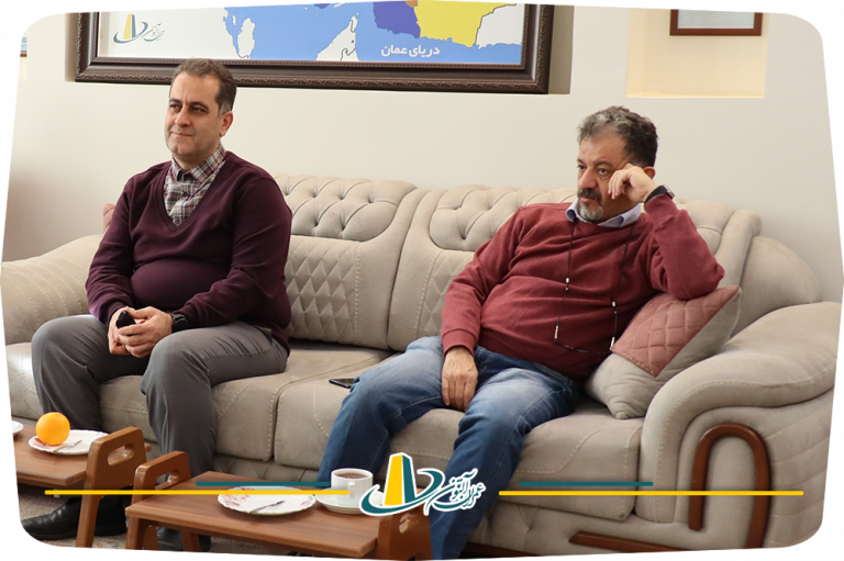 مدیرعامل و رئیس هیئت مدیره عمران آلتون در حال مذاکره با بانک ملت
