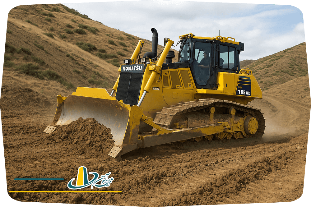 بولدوزر کوماتسو D155AX-8 در حال تسطیح یک منطقه تپهای
