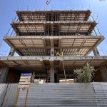 بتن‌ریزی طبقه سوم در پروژه مشارکت در ساخت ساختمان مسکونی ملاصدرا