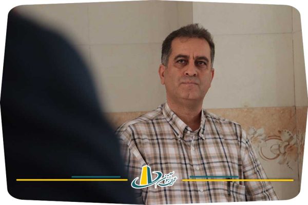 مهندس میرجلیلی، مدیرعامل شرکت عمران آلتون، در بازدید پروژه ۱۹۲ واحدی مسکن ملی آزادشهر یزد