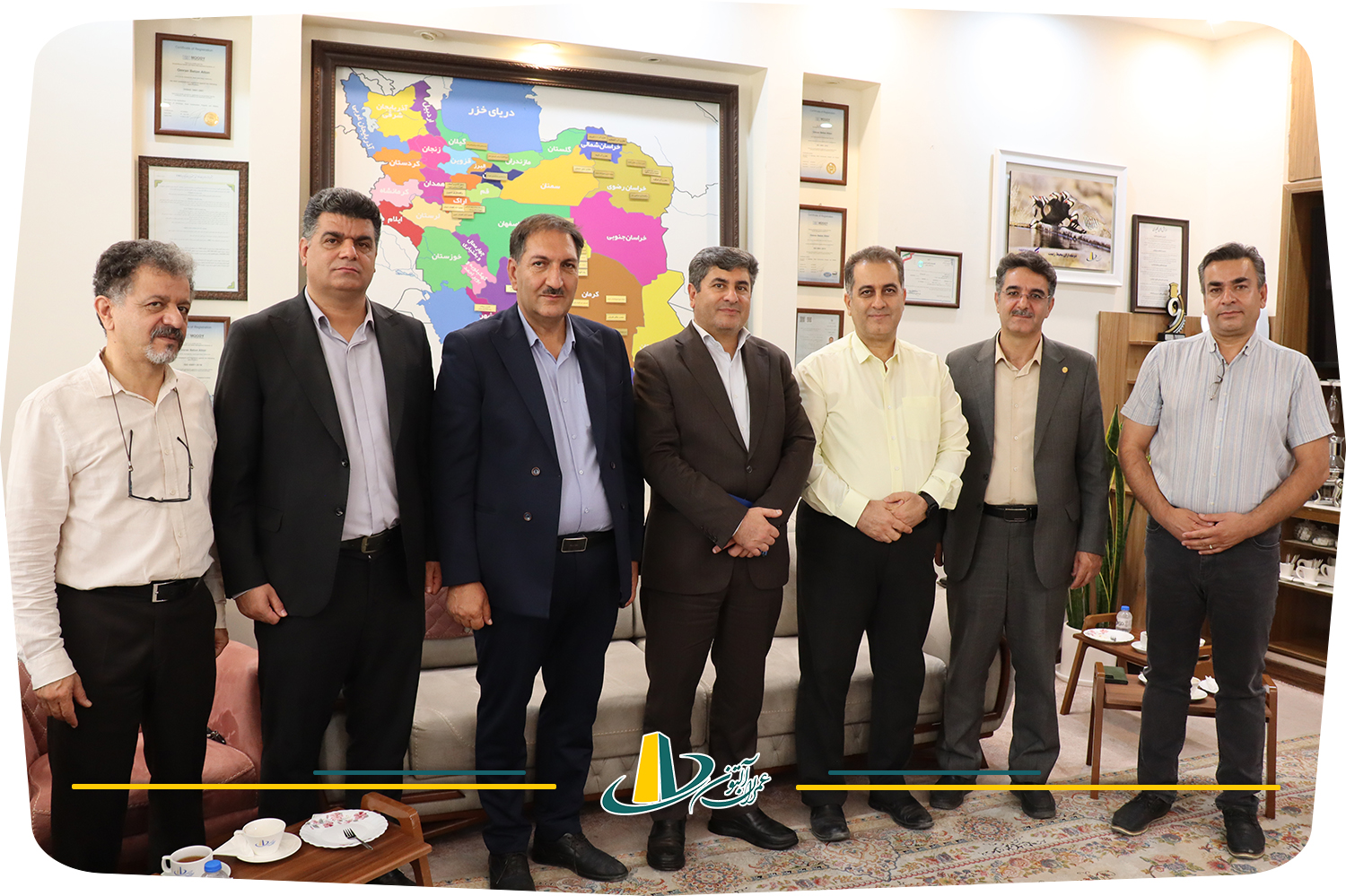 نشست مدیران شرکت عمران آلتون با سرپرست بانک ملی استان یزد